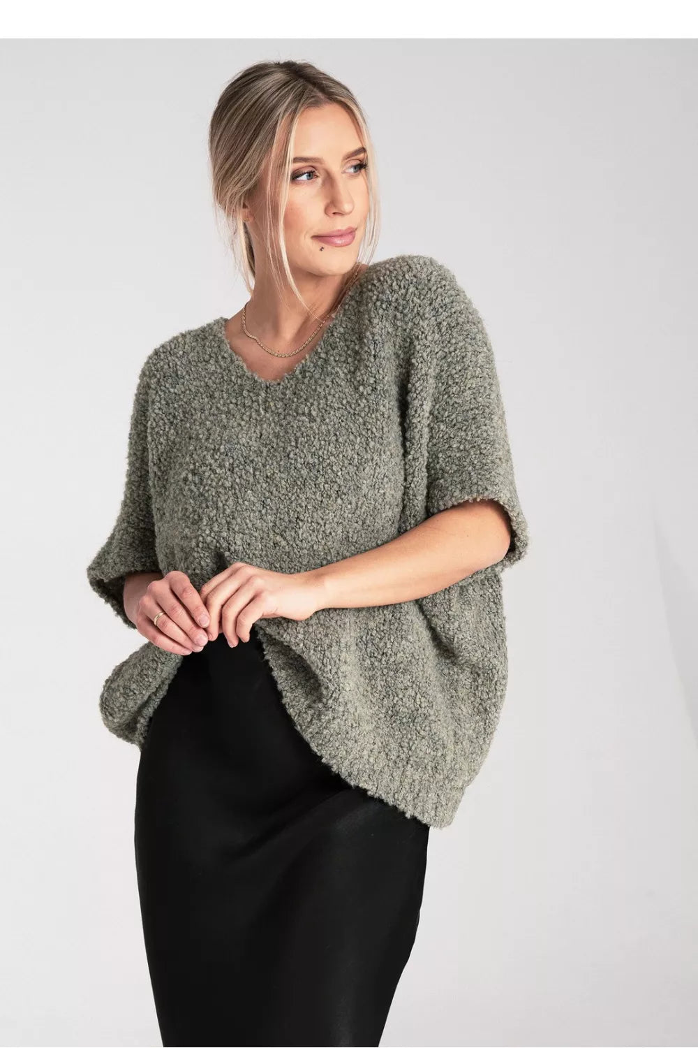 Megztinis trumpomis rankovėmis, modelis 217070 Figl