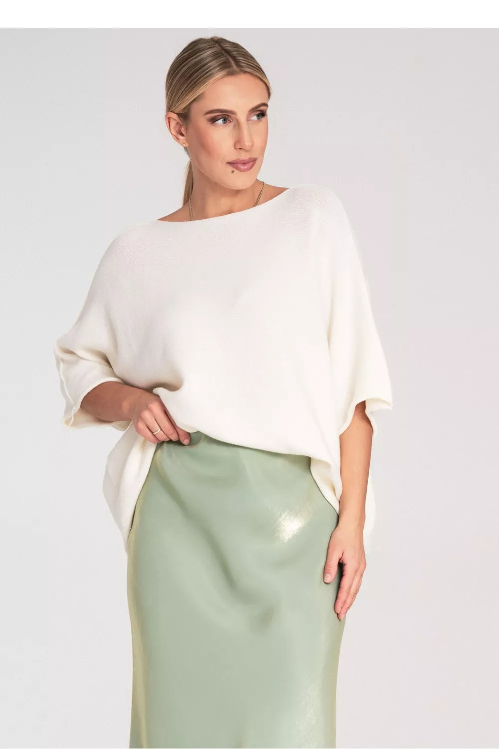 Bliuzonas "šikšnosparnio" stiliaus, modelis 217076 Figl