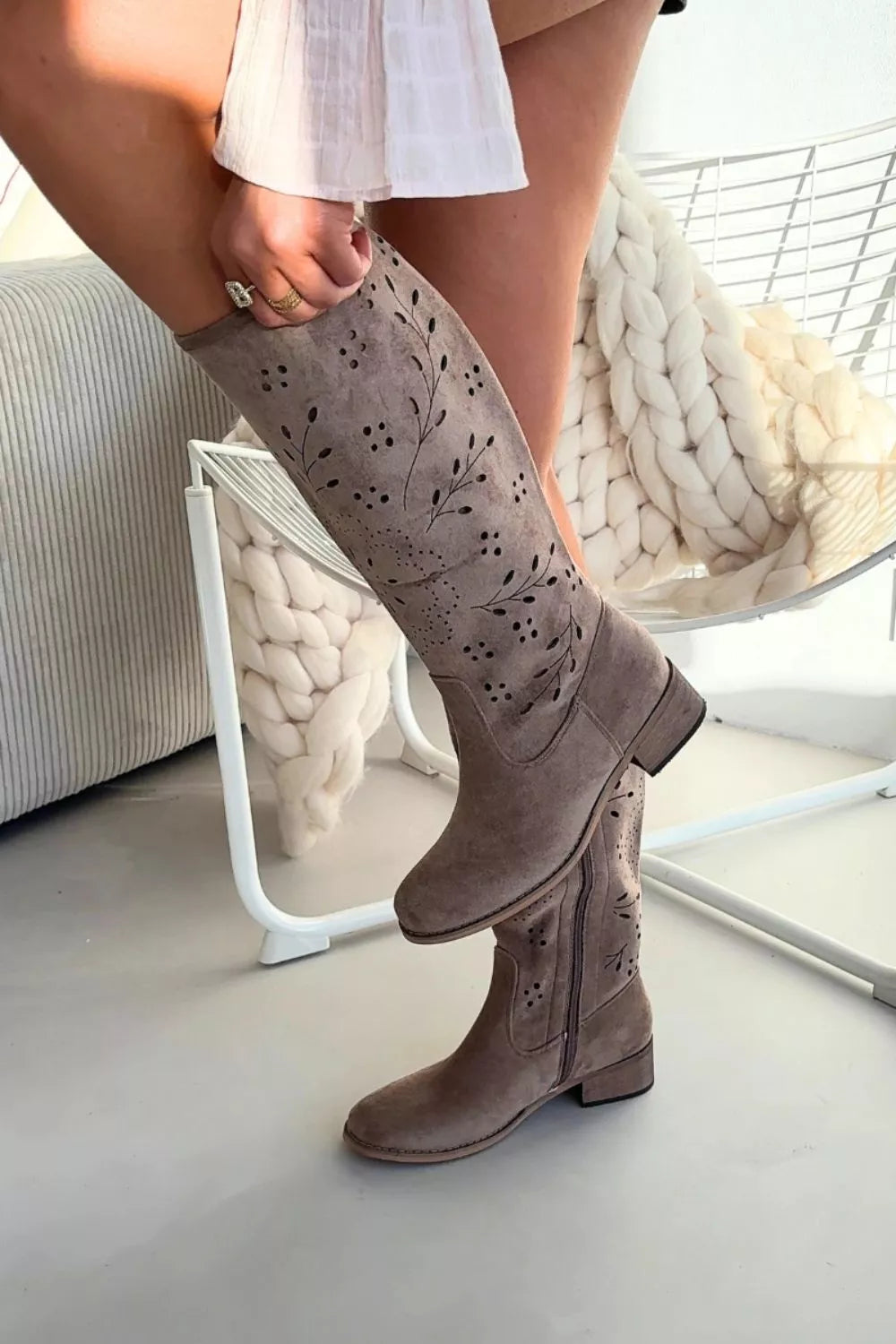 Atvirkštinio mezgimo batai, modelis 222527 Step in style