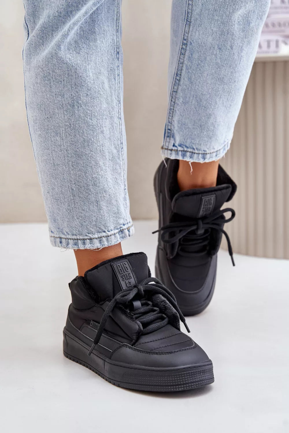 Sportiniai batai modelis 202231 Ženkite stilingai