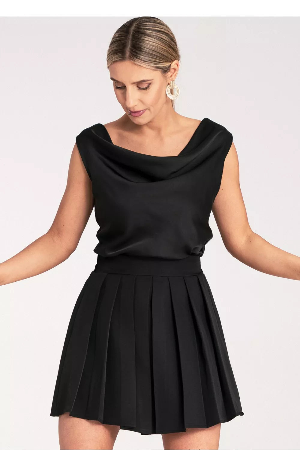 Trumpas sijonas modelis 214841 Figl