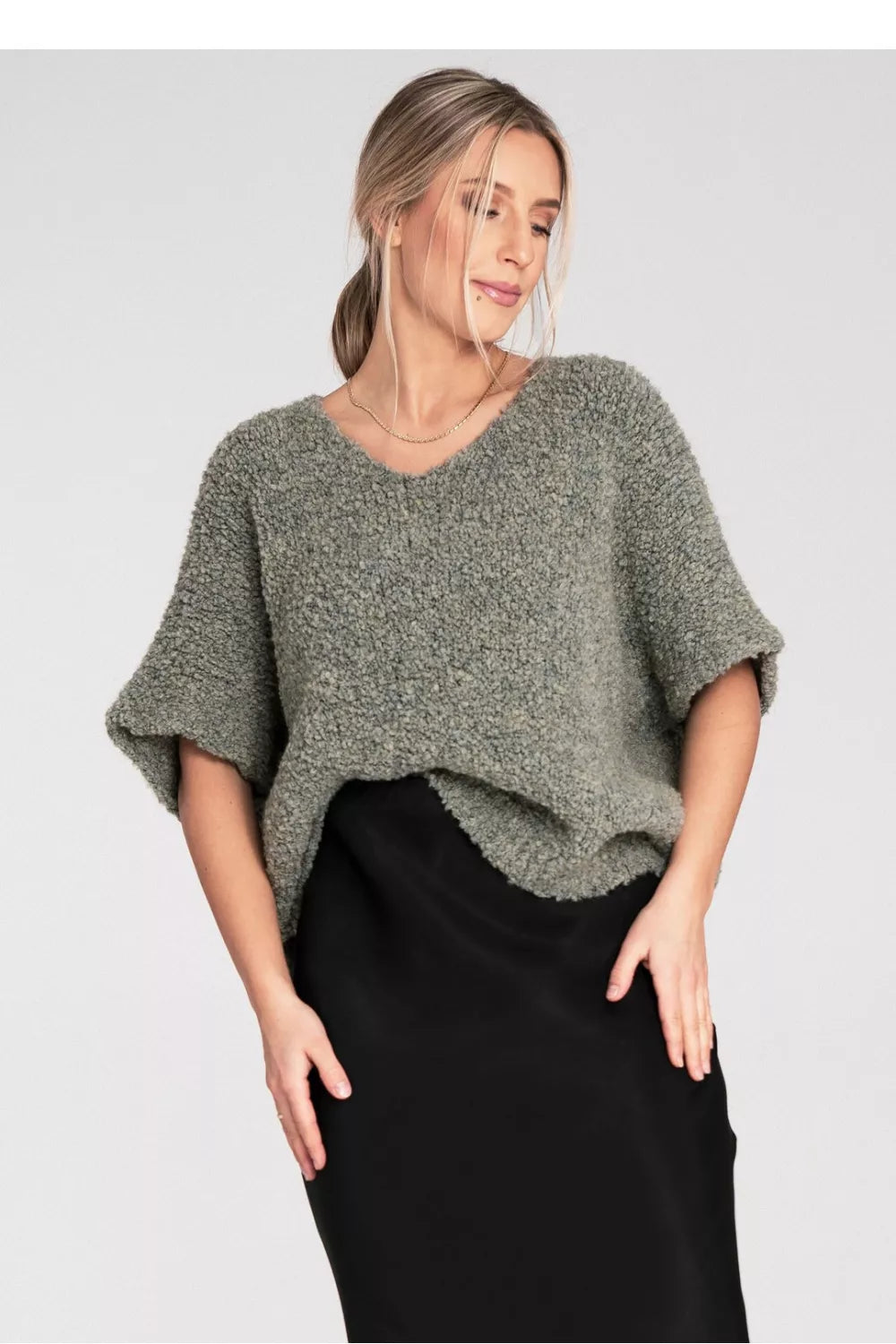 Megztinis trumpomis rankovėmis, modelis 217070 Figl