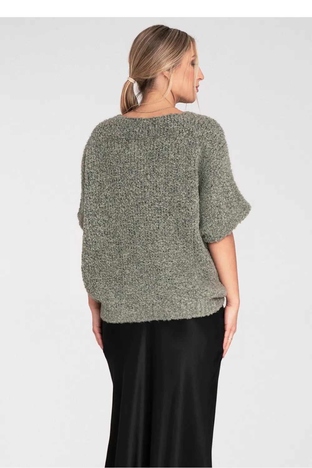 Megztinis trumpomis rankovėmis, modelis 217070 Figl