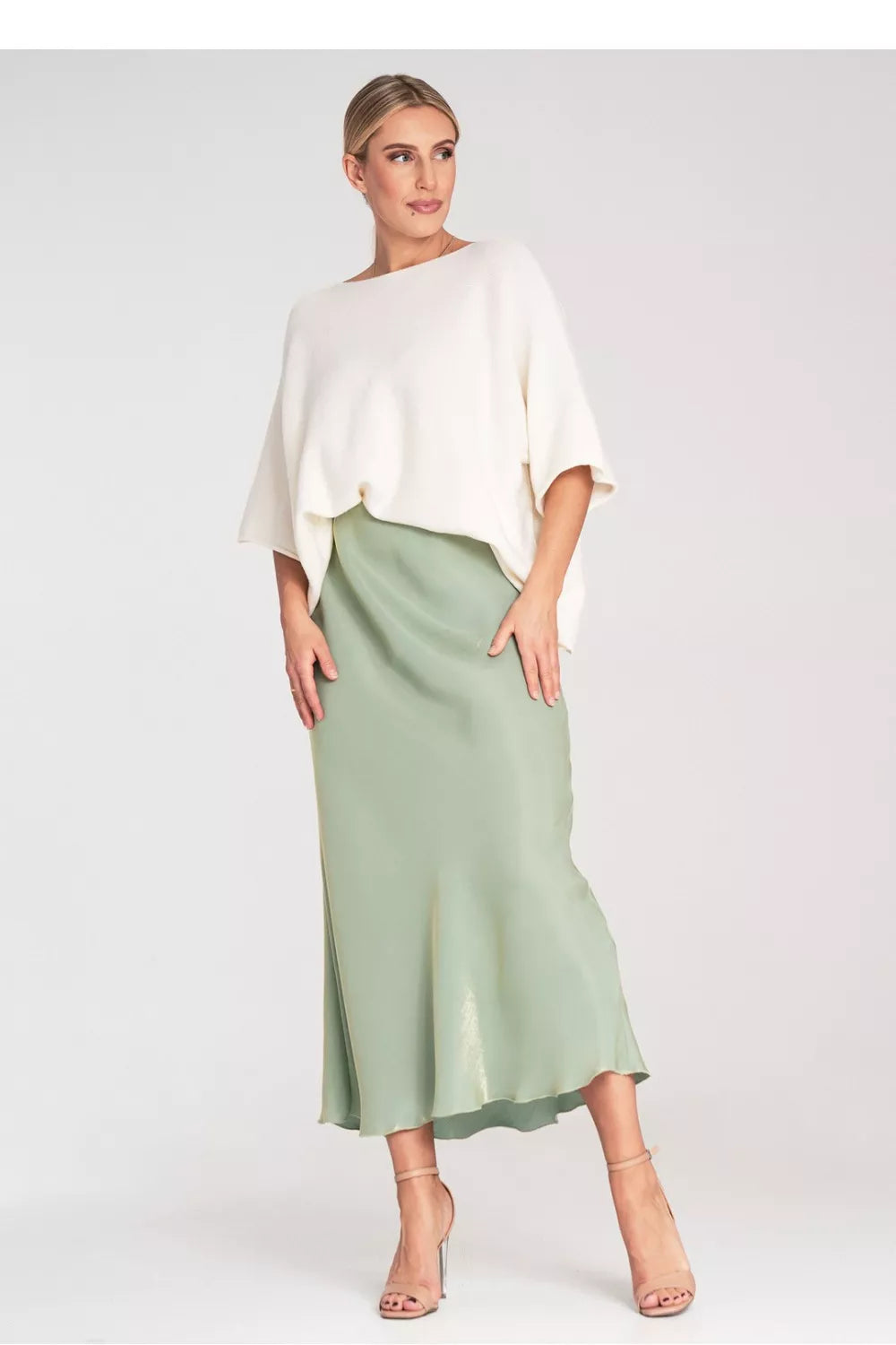 Bliuzonas "šikšnosparnio" stiliaus, modelis 217076 Figl