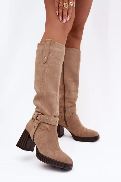 Auliniai batai, modelis 221526, žengkite stilingai