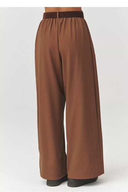 Moteriškos kelnės modelis 223364 Makadamia