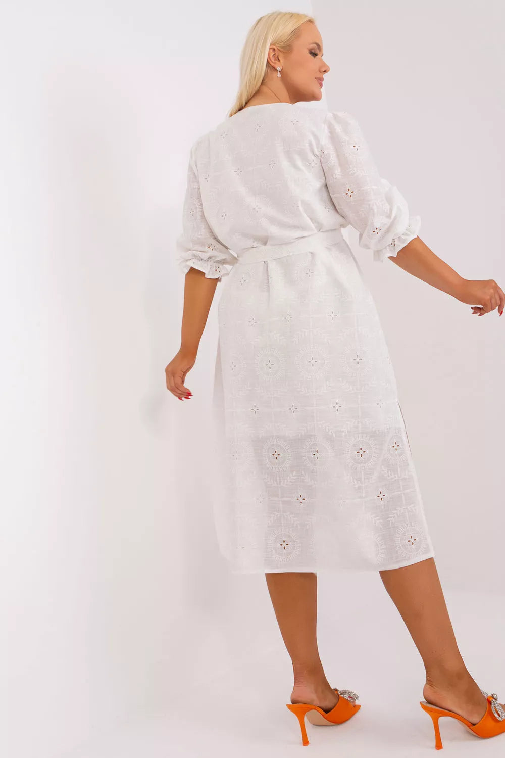 Didelių dydžių suknelė, modelis 182288, Lakerta